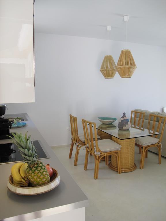 Seafront Calista Beach House With Garden Глифада Екстериор снимка