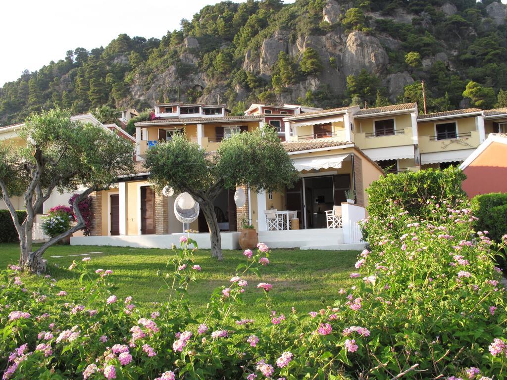 Seafront Calista Beach House With Garden Глифада Екстериор снимка