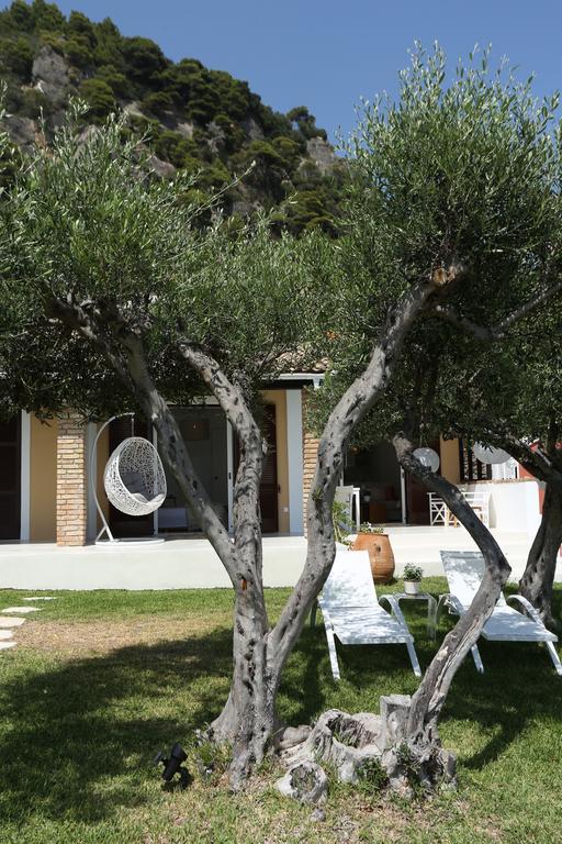 Seafront Calista Beach House With Garden Глифада Екстериор снимка